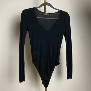 Black long sleeve v-neck bodysuit
